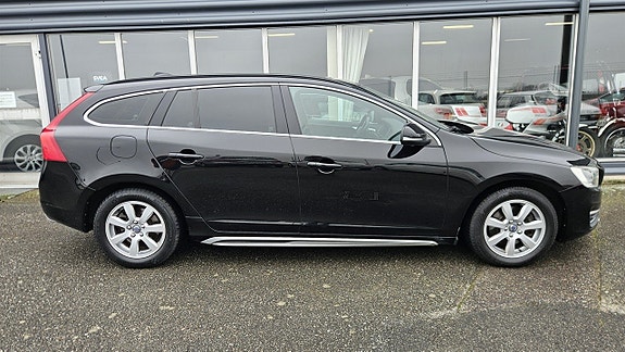 Volvo V60 5 of 26