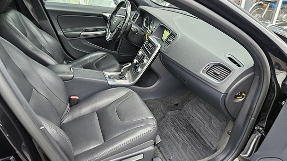 Volvo V60 17 of 26