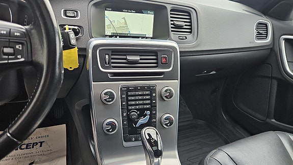 Volvo V60 12 of 26