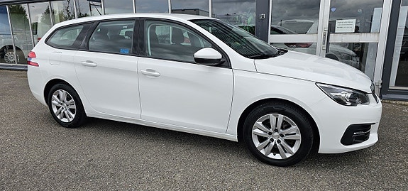 Peugeot 308 SW 4 of 5