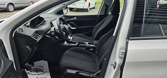 Peugeot 308 SW 9 of 19