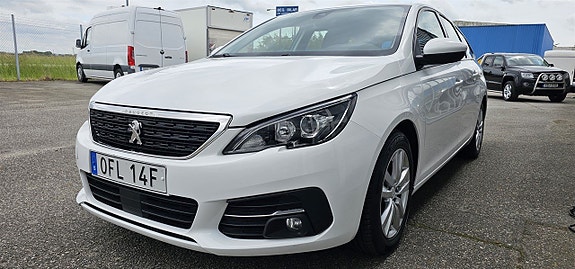Peugeot 308 SW 7 of 19