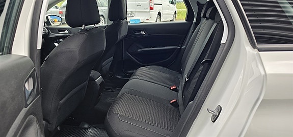 Peugeot 308 SW 14 of 19