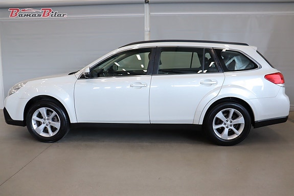 Subaru Outback 2 of 5