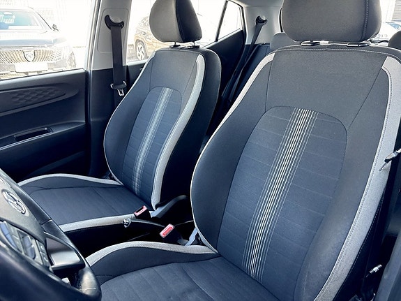 Hyundai i10 5 of 15
