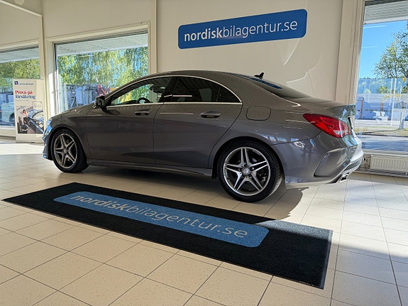 Mercedes-Benz CLA250 3 of 5