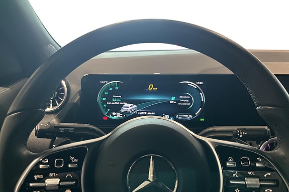 Mercedes-Benz EQA250 6 of 16