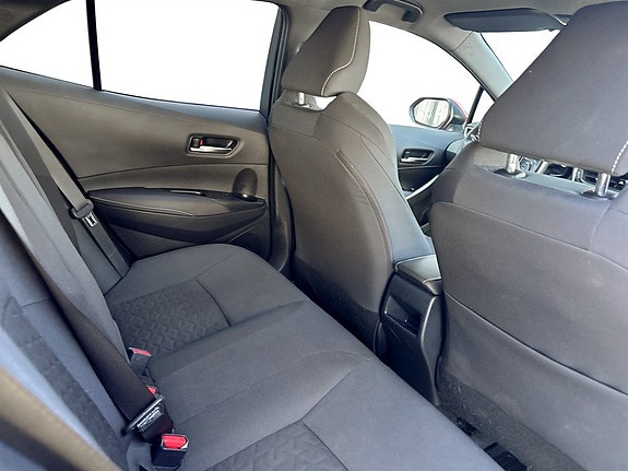 Toyota Corolla 13 of 16