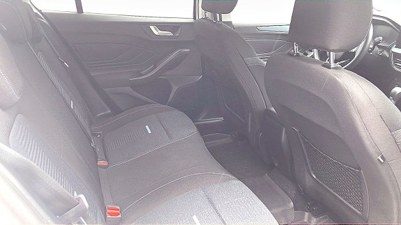 Ford Focus 5 of 12