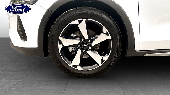 Ford Focus 9 of 12