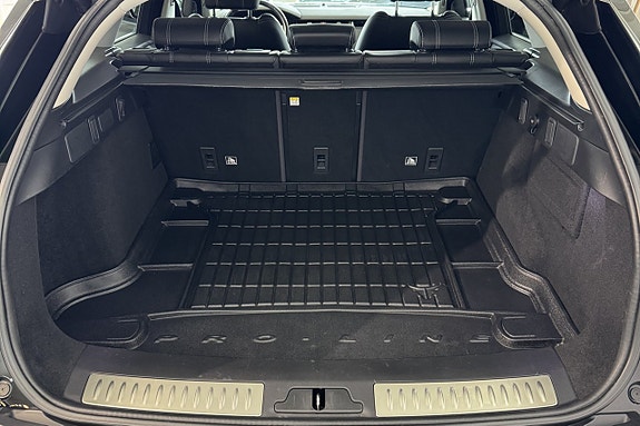 Land Rover Range Rover Velar 4 of 16