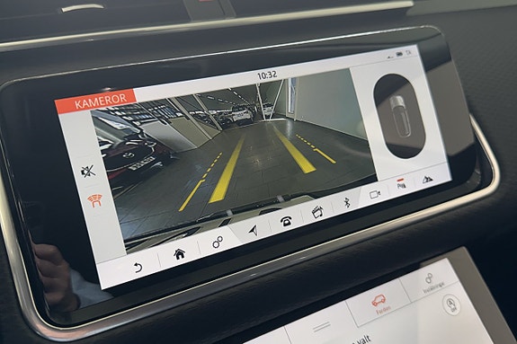 Land Rover Range Rover Velar 16 of 16