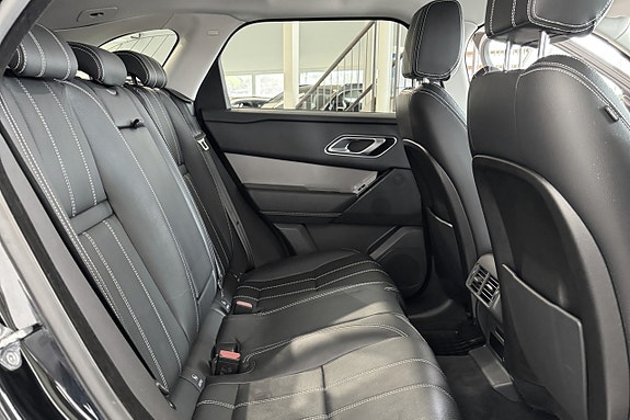 Land Rover Range Rover Velar 9 of 16