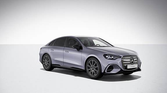 Mercedes-Benz C400 2 of 5