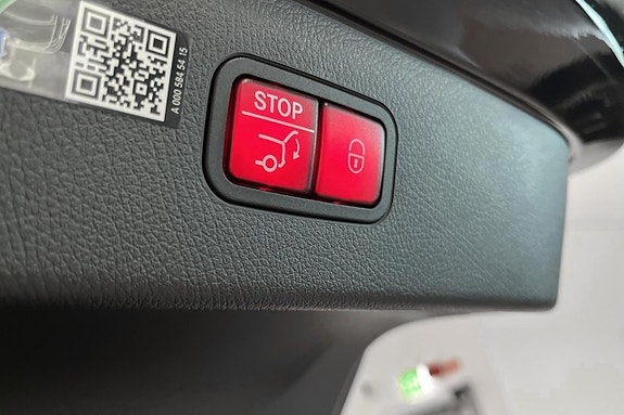 Mercedes-Benz EQS580 14 of 21