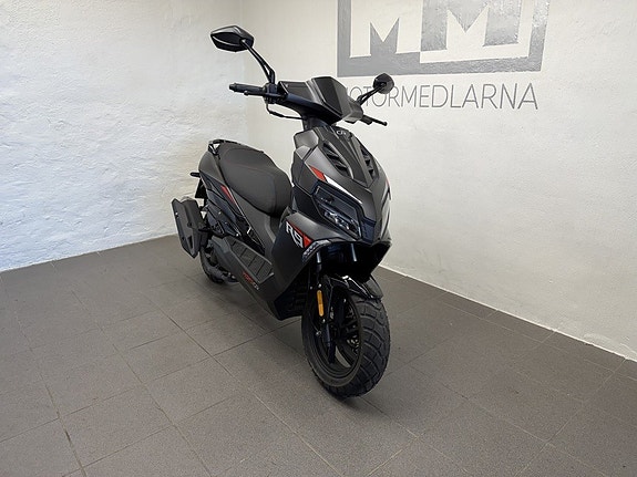 MOTO CR R9 Pure 3 of 5