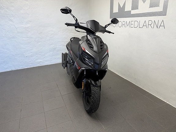 MOTO CR R9 Pure 4 of 5