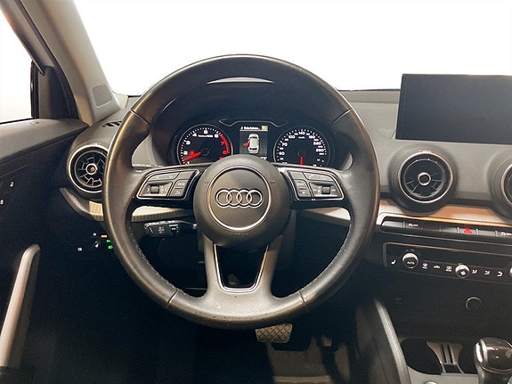 Audi Q2 7 of 15
