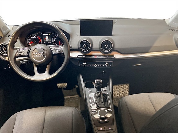 Audi Q2 6 of 15