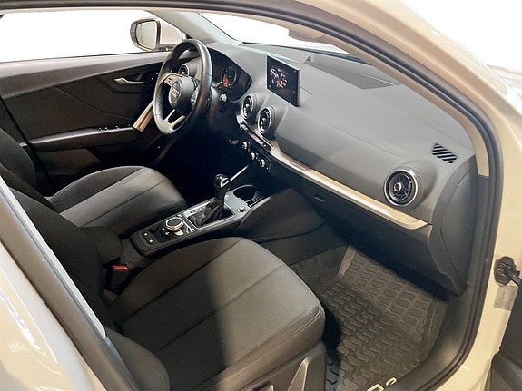 Audi Q2 11 of 15