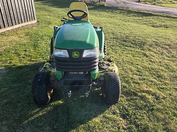 John Deere X 748 3 of 11