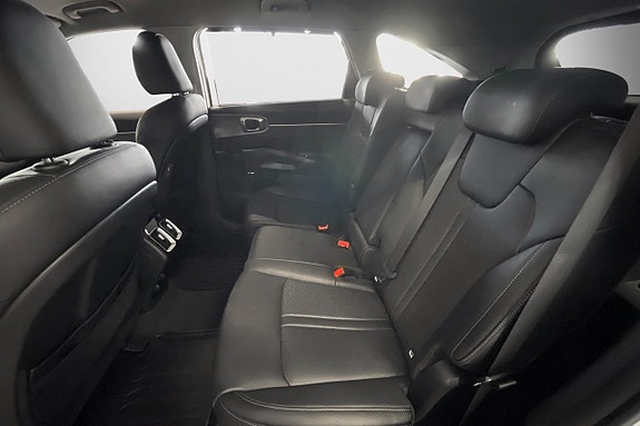 Kia Sorento 5 of 8