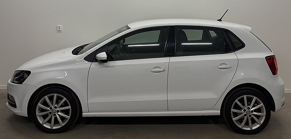 Volkswagen Polo 2 of 5