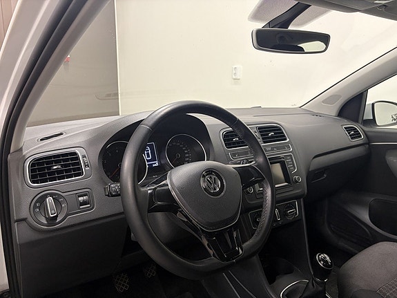 Volkswagen Polo 8 of 13