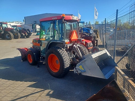 Kubota 5030 HST 4 of 5
