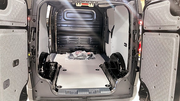 Kia PV5 13 of 17