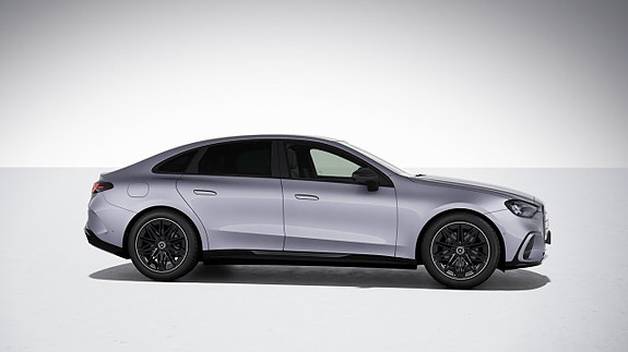 Mercedes-Benz C400 2 of 5