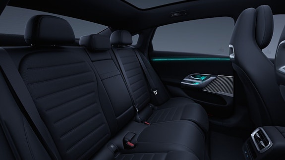 Mercedes-Benz C400 15 of 17