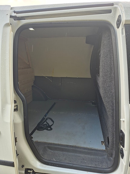 Volkswagen Caddy Maxi 3 of 5