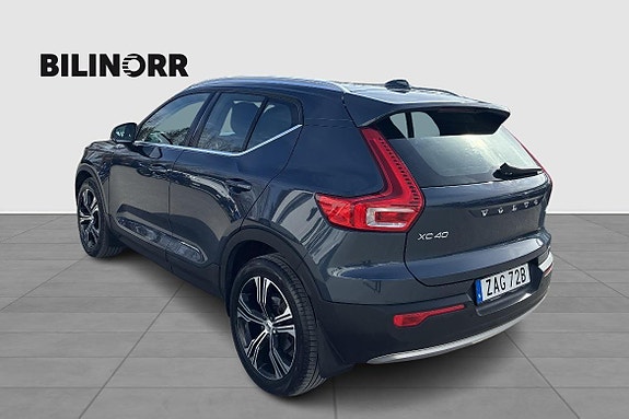 Volvo XC40 4 of 5