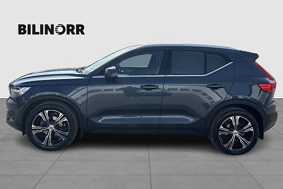 Volvo XC40 3 of 5