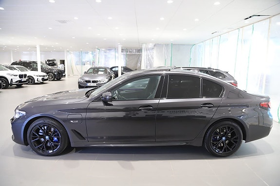 BMW 545e 2 of 5