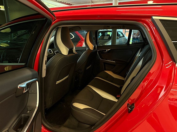 Volvo V60 22 of 23