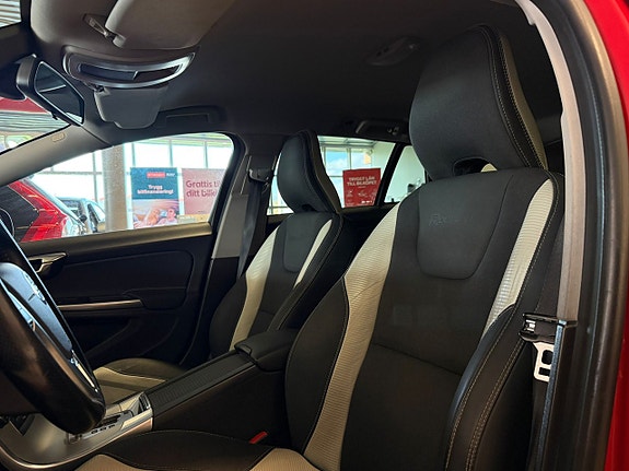 Volvo V60 13 of 23
