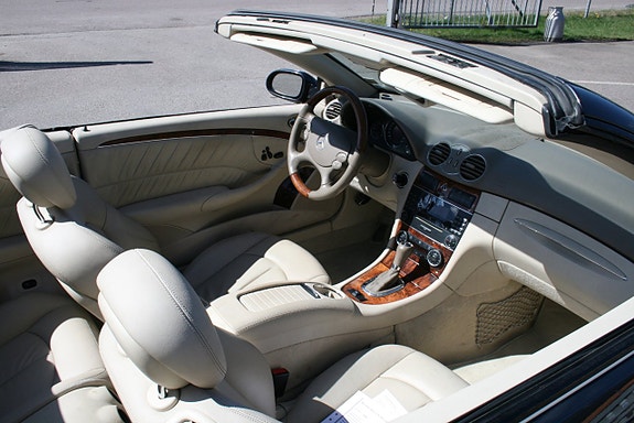 Mercedes-Benz CLK350 9 of 14