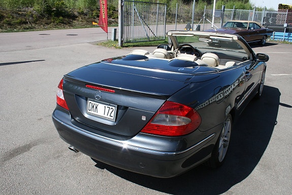 Mercedes-Benz CLK350 8 of 14