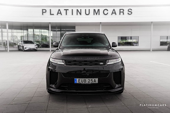 Land Rover Range Rover Sport 3 of 5