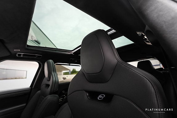Land Rover Range Rover Sport 9 of 23