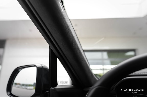 Land Rover Range Rover Sport 14 of 23