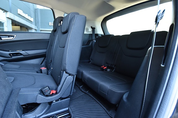 Ford S-MAX 13 of 30