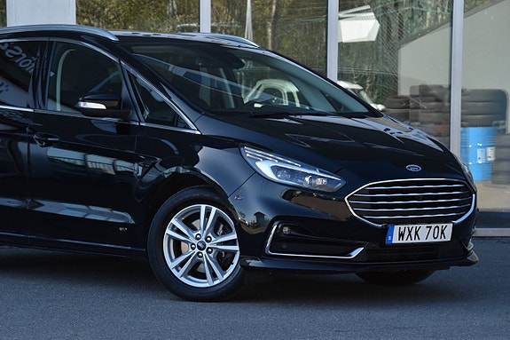 Ford S-MAX 3 of 5