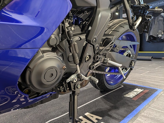 Yamaha YZF-R7 Icon Blue / Finns för beställning! 15 of 19