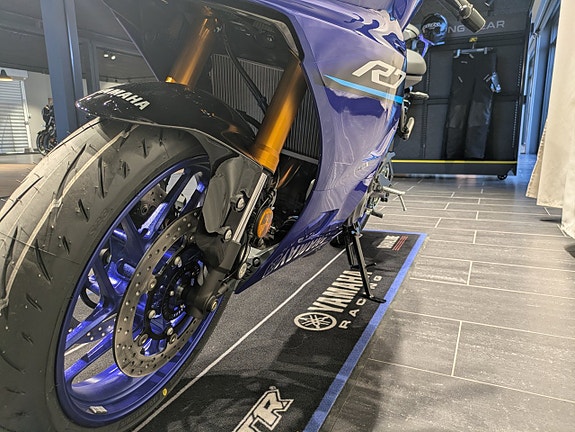 Yamaha YZF-R7 Icon Blue / Räntekampanj 3,45% / Omgående lev! 5 of 5