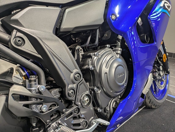 Yamaha YZF-R7 Icon Blue / Finns för beställning! 17 of 19