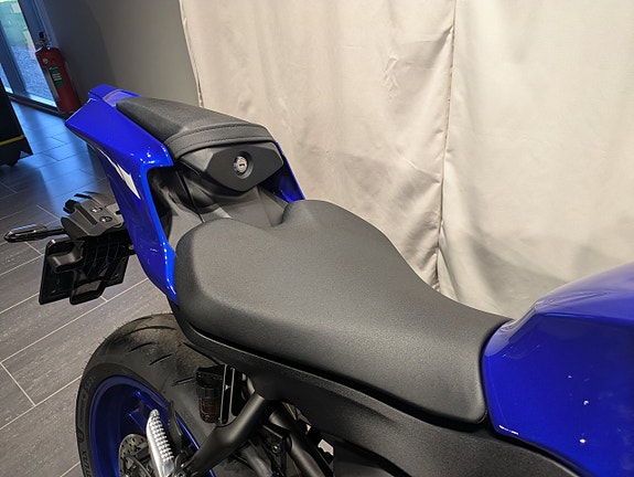 Yamaha YZF-R7 Icon Blue / Finns för beställning! 16 of 19