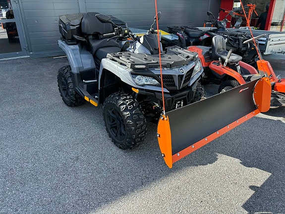 cf-moto Cforce 850XC med plog och låda